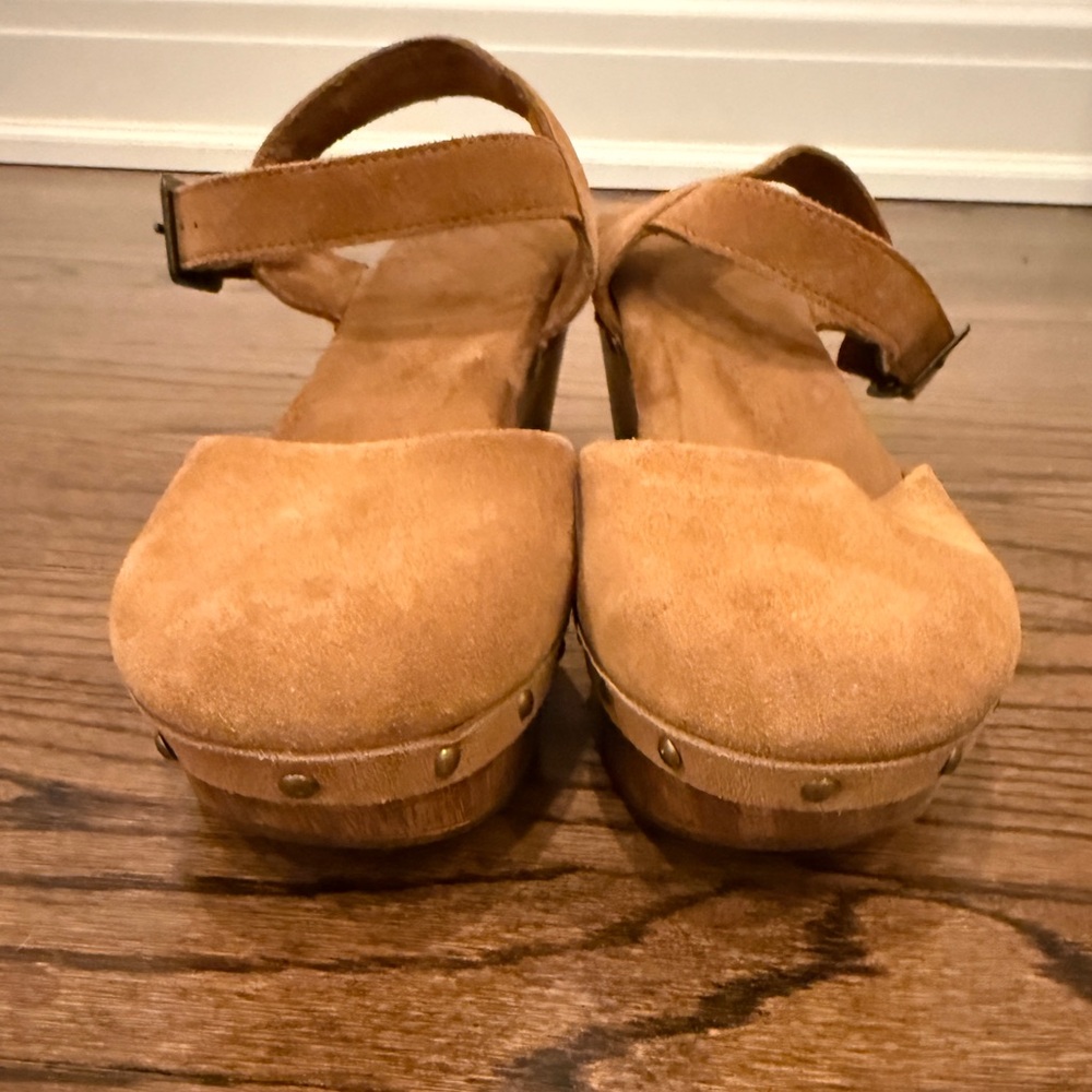 House of Harlow 1960 Tan Suede Platform Clogs with Studs Size 8.5 - Picture 3 of 16